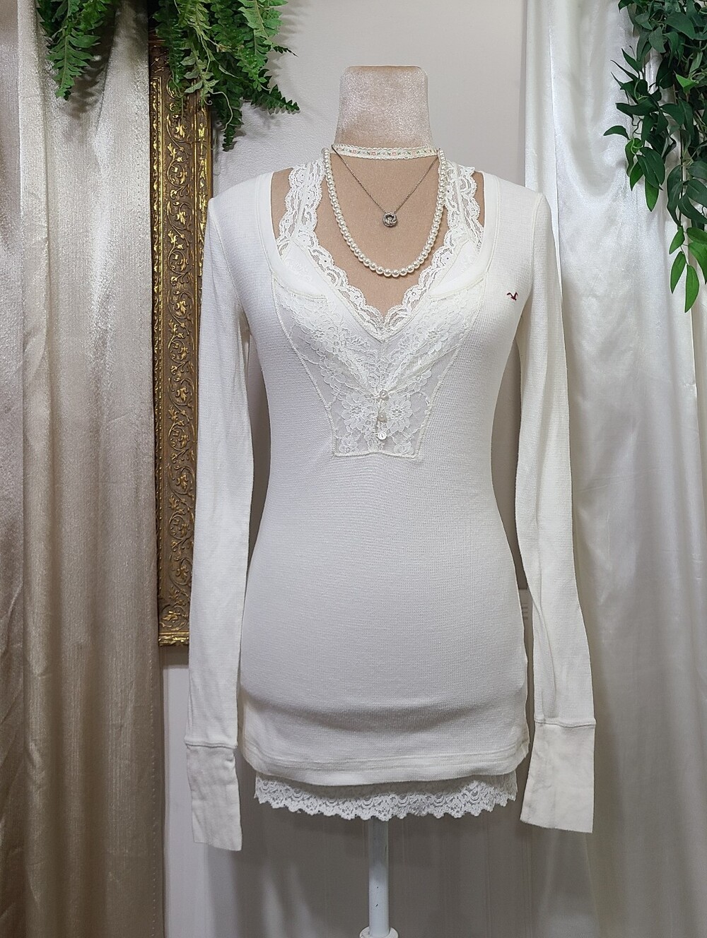 Super Rare Hollister ♡ Y2K ♡ Lace Babydoll Henley Long Sleeve Romantic Top
